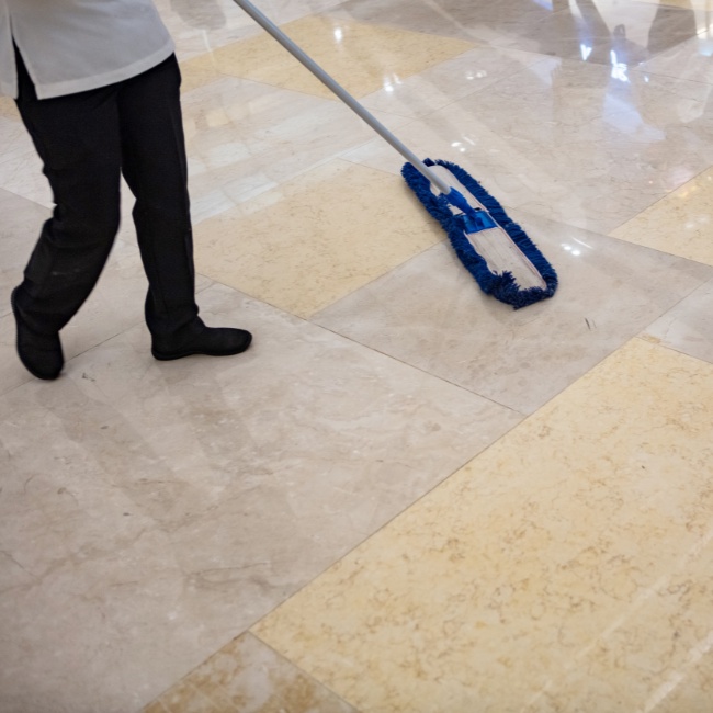 Nước lau sàn sát khuẩn, khử trùng xịt phòng đa năng cho các bề mặt tường, nội thất Klenco Power Floral can 5 lít