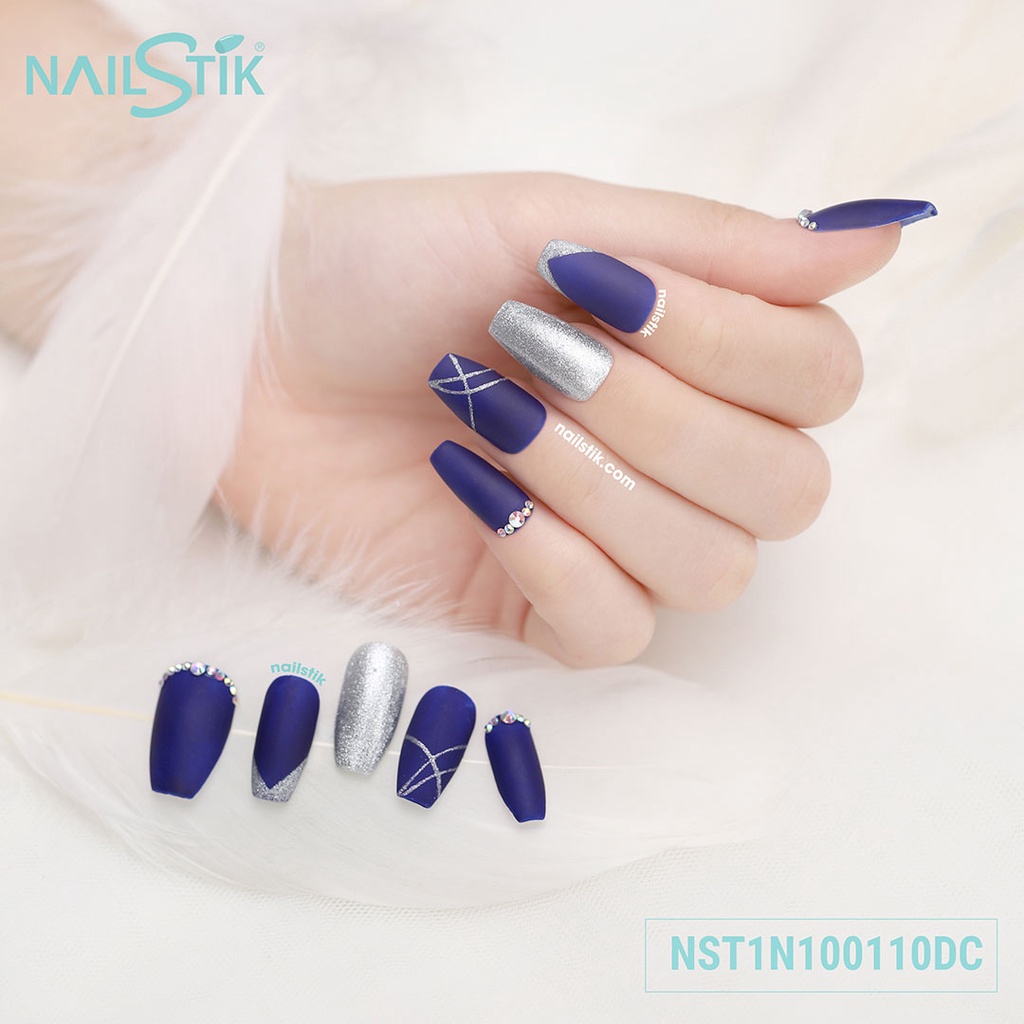 Móng úp thiết kế by NAILSTIK, màu xanh dương đậm, form móng coffin, dài, 110