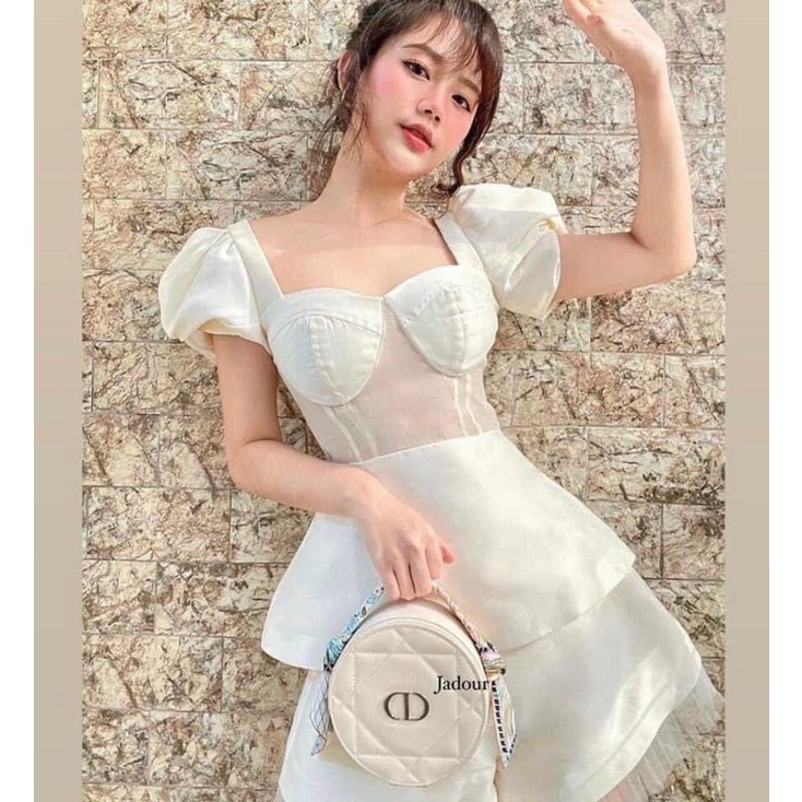 Túi gift beauty nhà DlOR dáng tròn  kèm phụ kiện xích