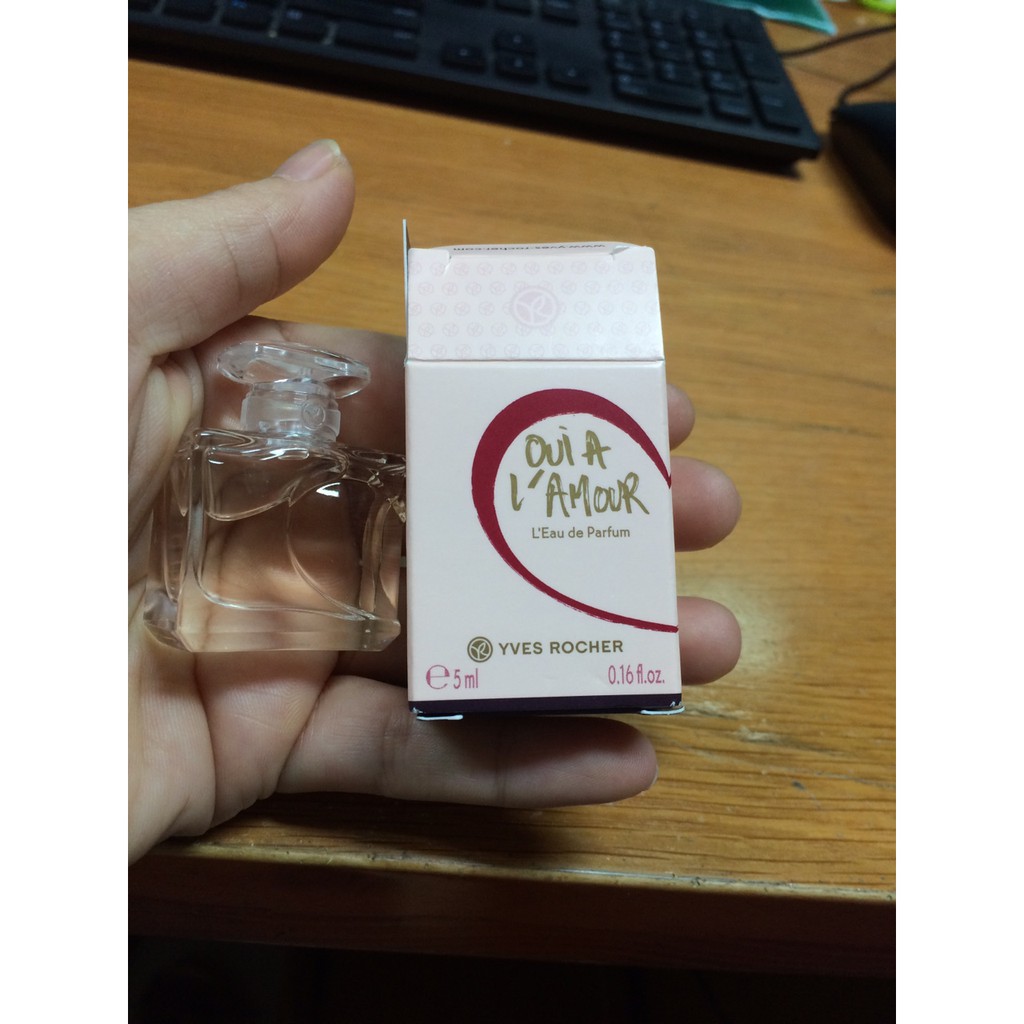 Nước hoa YVES ROCHER MINI EAU DE PARFUM OUI A L'AMOUR 5ML