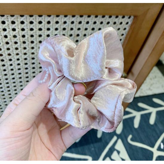 BUỘC TÓC VẢI NỮ 256 SATIN MÀU TRƠN THIẾT KẾ XINH XẮN ĐỘC ĐÁO