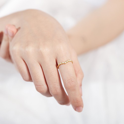 Nhẫn bạc nữ giá rẻ mạ vàng chữ V đính đá Gix Jewel SPGN56
