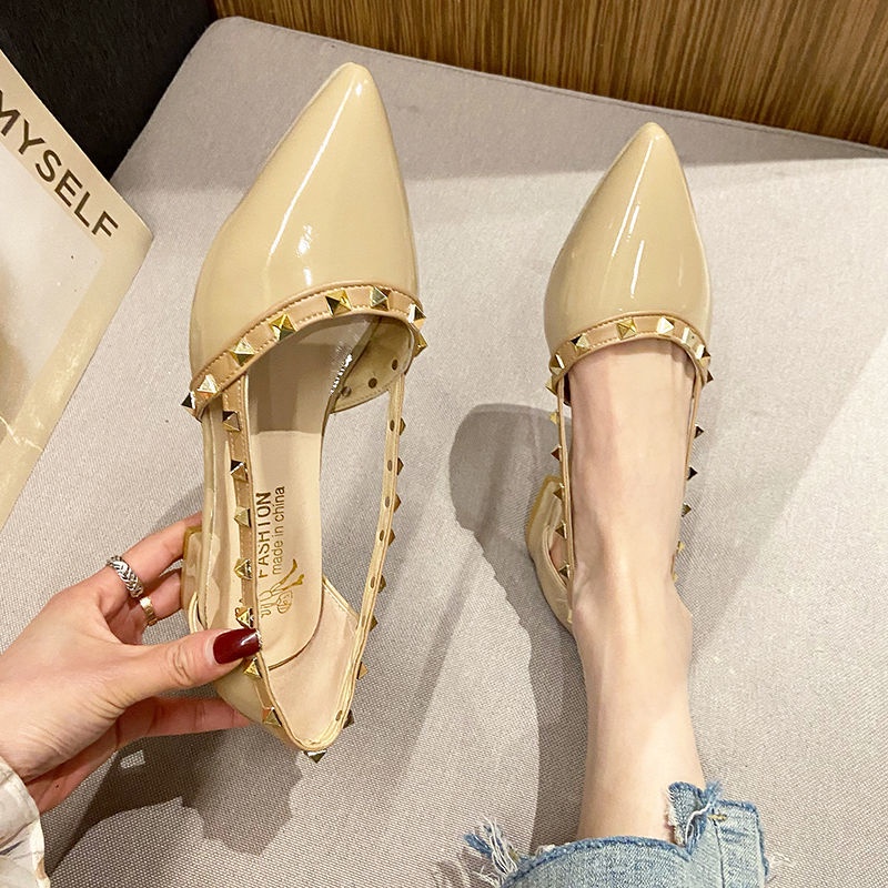 Xăng đan IELGY nữ mũi nhọn gắn đinh tán thời trang