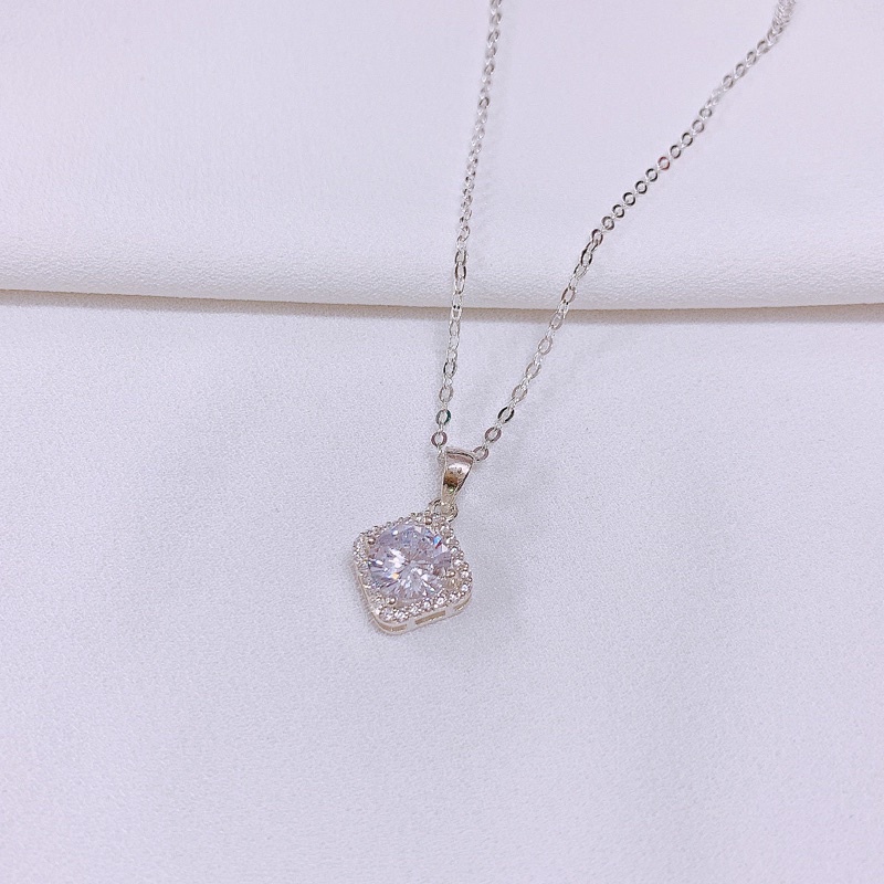 DÂY CHUYỀN MẶT TỨ GIÁC GẮN ĐÁ NHÂN TẠO TRẮNG NHỎ LINH MIU SILVER