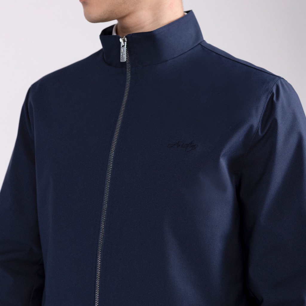 Áo khoác gió nam ARISTINO 2 lớp phom Regular Fit suông nhẹ, màu sắc nam tính, lịch lãm - AJK006W2