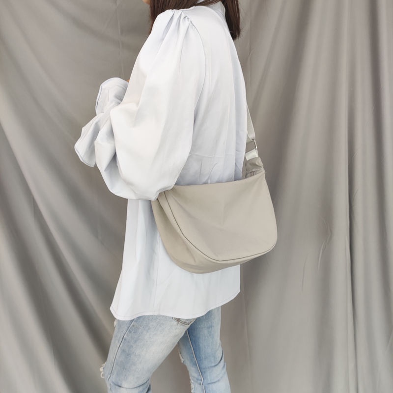 Túi Xách Đeo Vai Bằng Vải Bạt Nylon Chống Nước Màu Trơn Cho Nữ