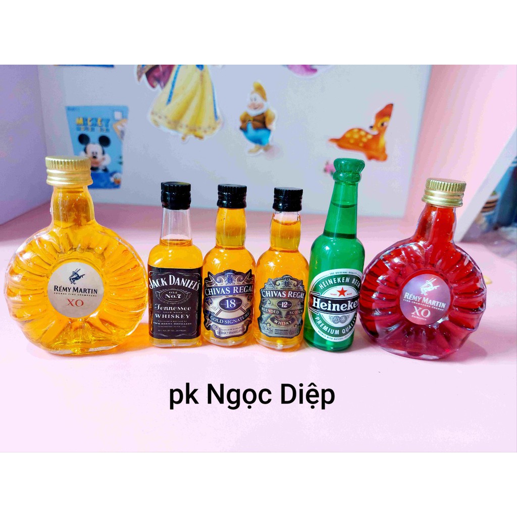 chai nước trang trí