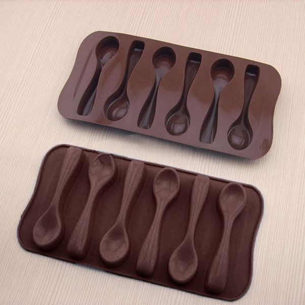 Khuôn silicone hình thìa.