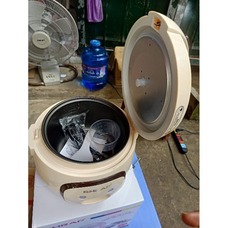Nồi cơm điện shrap 1 lít
