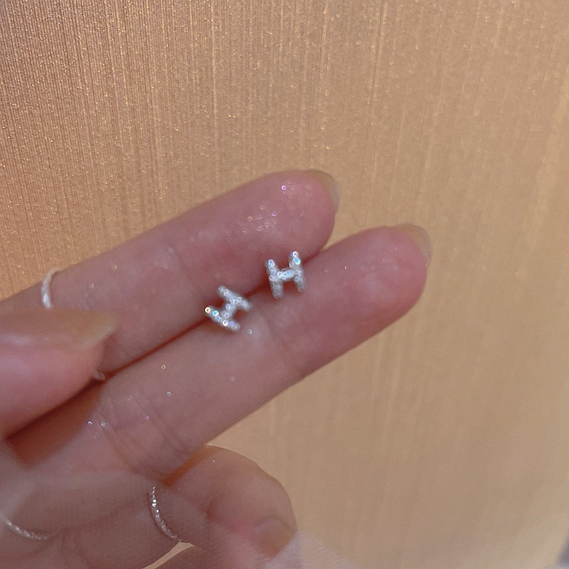 Khuyên Tai Nữ Bằng Thép Titan Đính Đá Thời Trang