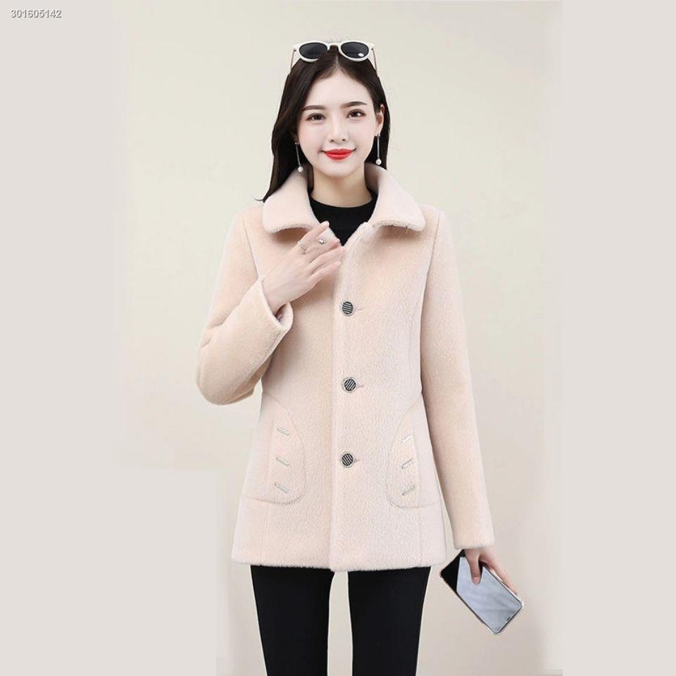 Áo khoác len bằng lông chồn dáng ngắn độc đáo phong cách phương Tây thời trang thu đông cho phụ nữ trung niên 40-50 tuổi