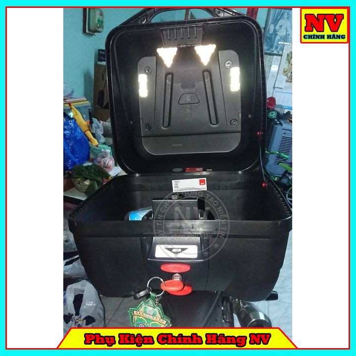 Combo 5 Miếng Dán Phản Quang Givi Chính Hãng PS-GIVI01 - Cảnh Báo An Toàn Cho Xe Máy