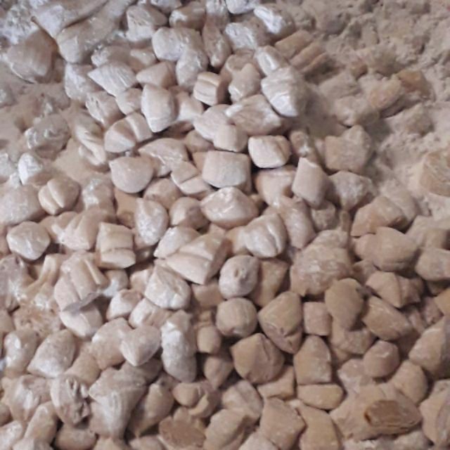 Com bo kẹo ú