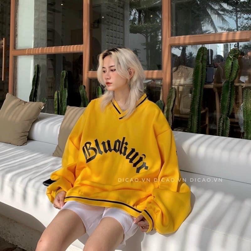 Áo Nỉ Sweater Unisex dáng rộng cổ tim phối viền trắng nổi chữ | BigBuy360 - bigbuy360.vn