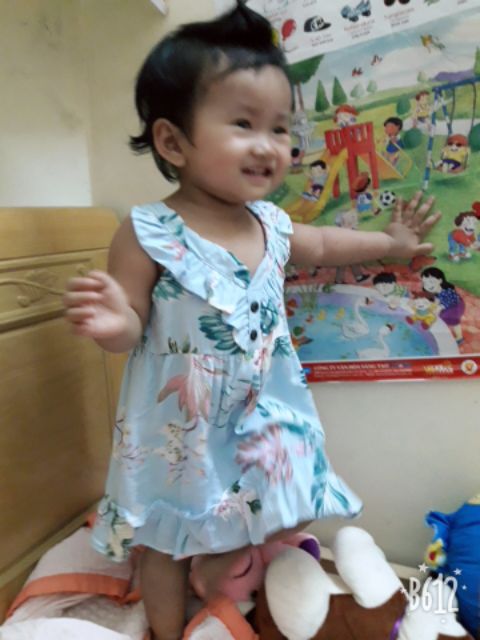 Váy lanh đẹp bé gái