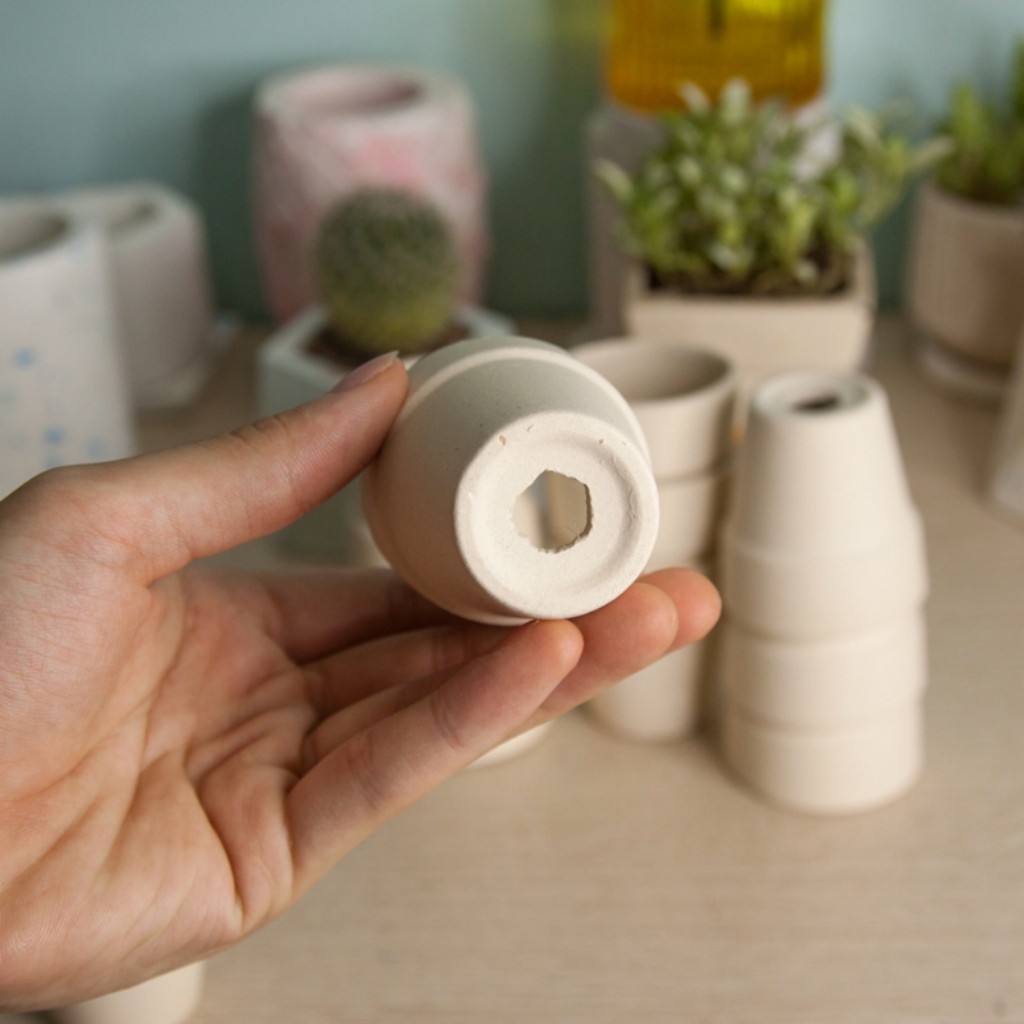 🔷 Chậu Nguyên liệu 🔷 Chậu Tự Vẽ Sáng Tạo Theo Ý Muốn . Kích Thước 5cm x 5cm và 7xm x 7cm