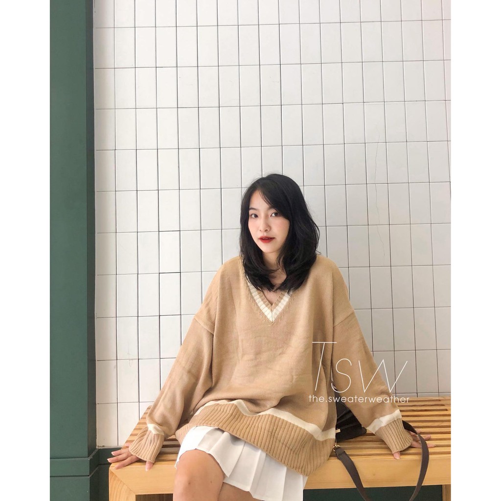 Áo len viền cổ V oversize | BigBuy360 - bigbuy360.vn