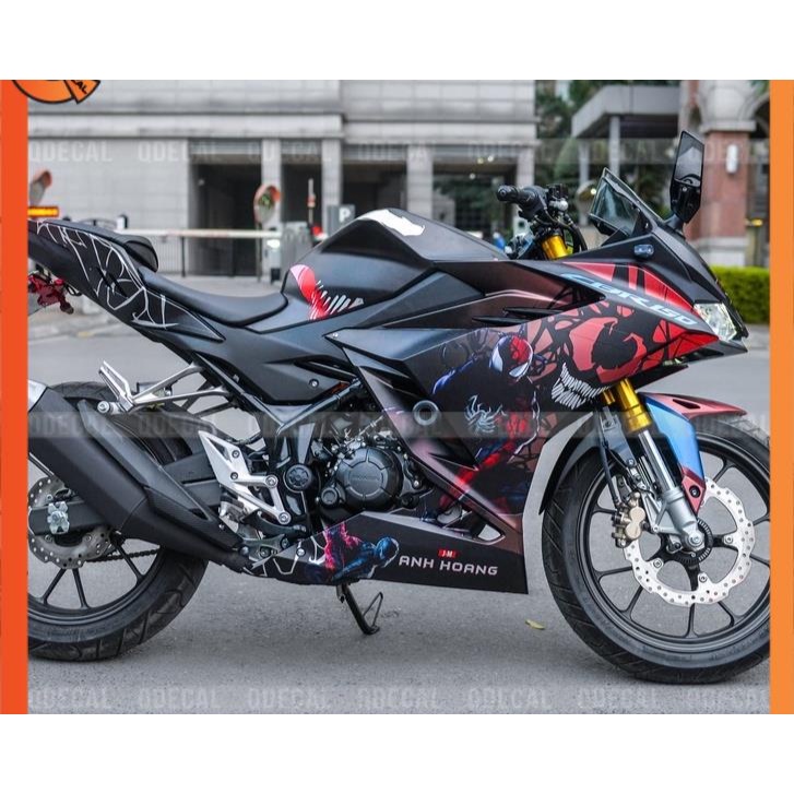 Tem trùm CBR150r decal 3 lớp kiểu Spiderman tông đen đỏ  decal thiết kế theo yêu cầu