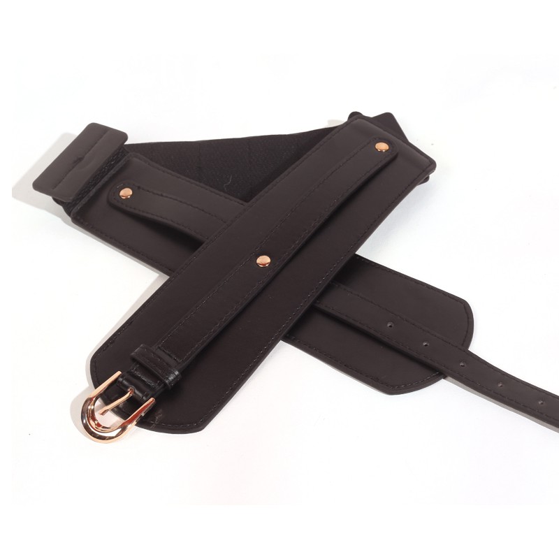 Đai thắt lưng trang trí đơn giản và linh hoạt phù hợp với mọi loại áo