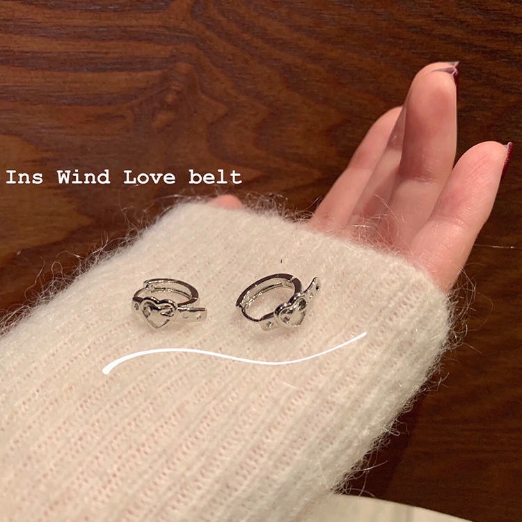 Khuyên Kẹp Vành Tai Không Cần Xỏ Lỗ Hình Trái Tim Phong Cách retro Hong Kong Cá Tính