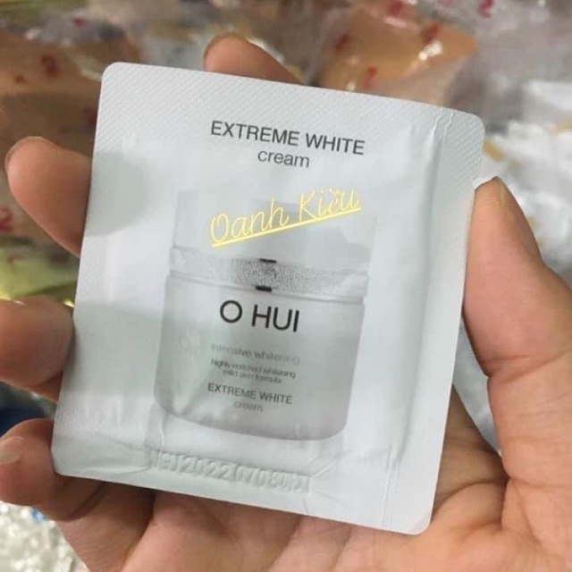 Kem Ohui trắng da Extreme White