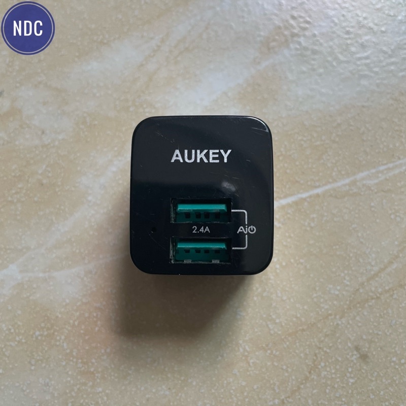 Củ Sạc USB Aukey PA-U32 Đầu Ra 2.4A Công Nghệ AiPower Thông Minh - Hàng Chính Hãng