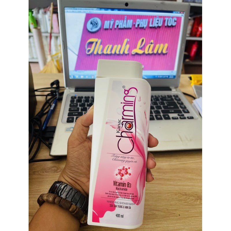 Sữa tắm Charming Trắng và Mịn da