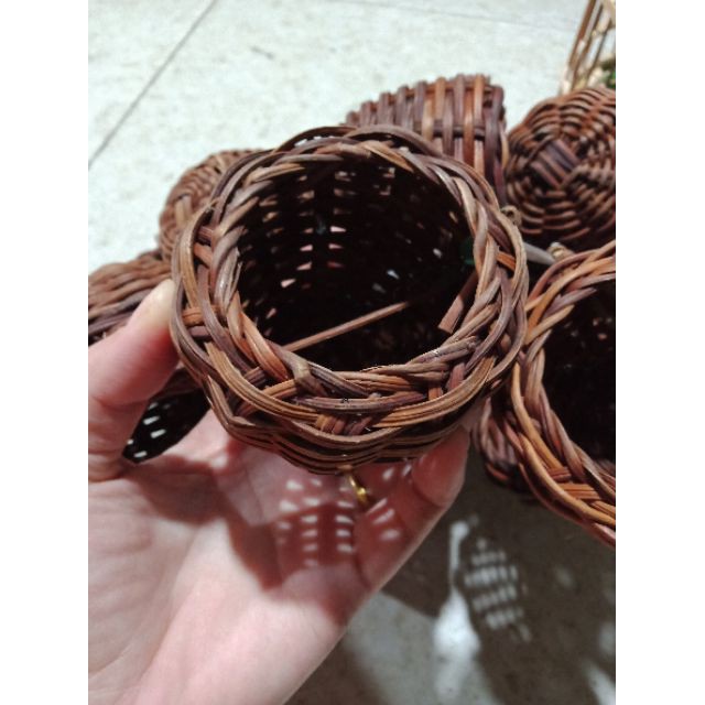 Giỏ tre đựng kê, lúa cho cu gáy