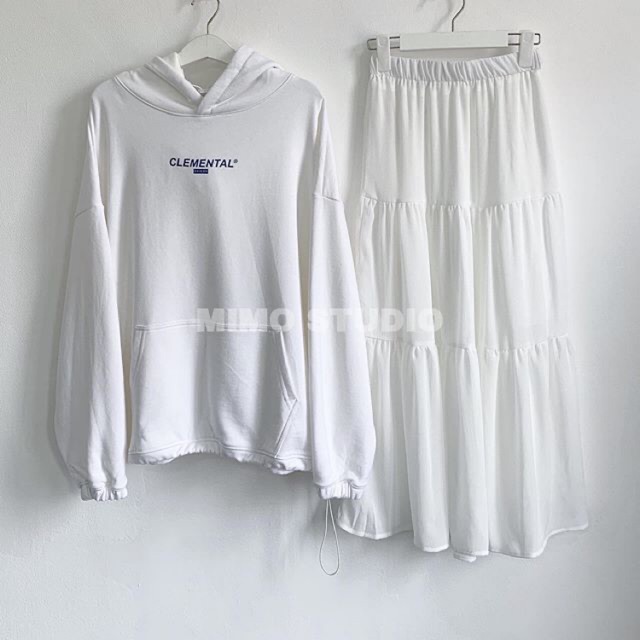 CHÂN VÁY TRẮNG DÀI