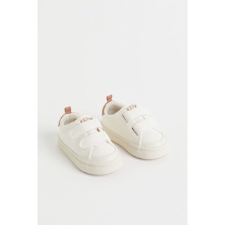 Giày trắng cho bé HM auth