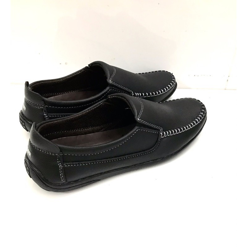 Giày lười nam phom đẹp..da mềm..mã GM02..Size từ 38-43.màu đen. đế khâu sẵn rất chắc chắn
