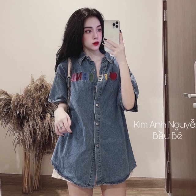 Áo sơ mi bò jean giấy tay cộc thêu chữ ngực pha màu siêu đẹp l1 hv