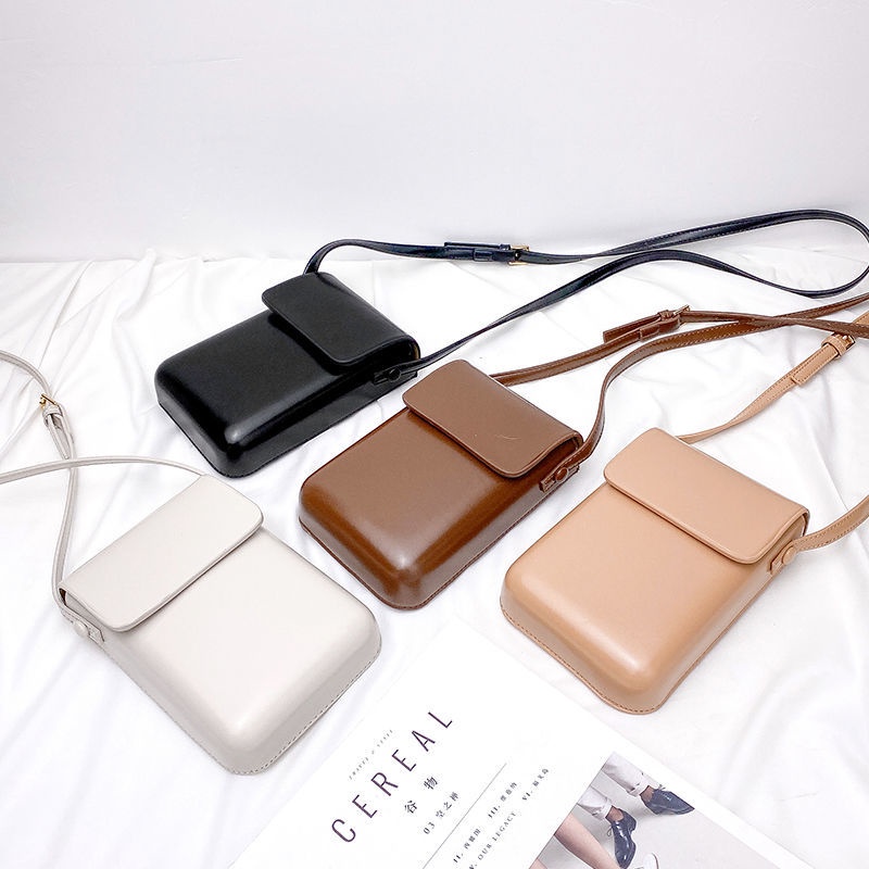 Túi Đeo Chéo Dạng Dọc Theo Phong Cách Retro Với 5 Kiểu Dáng Khác Nhau