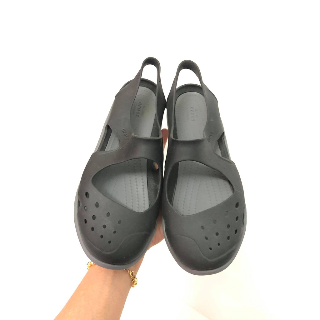 Thanh lý đôi sandal cho bé hiệu Crocs