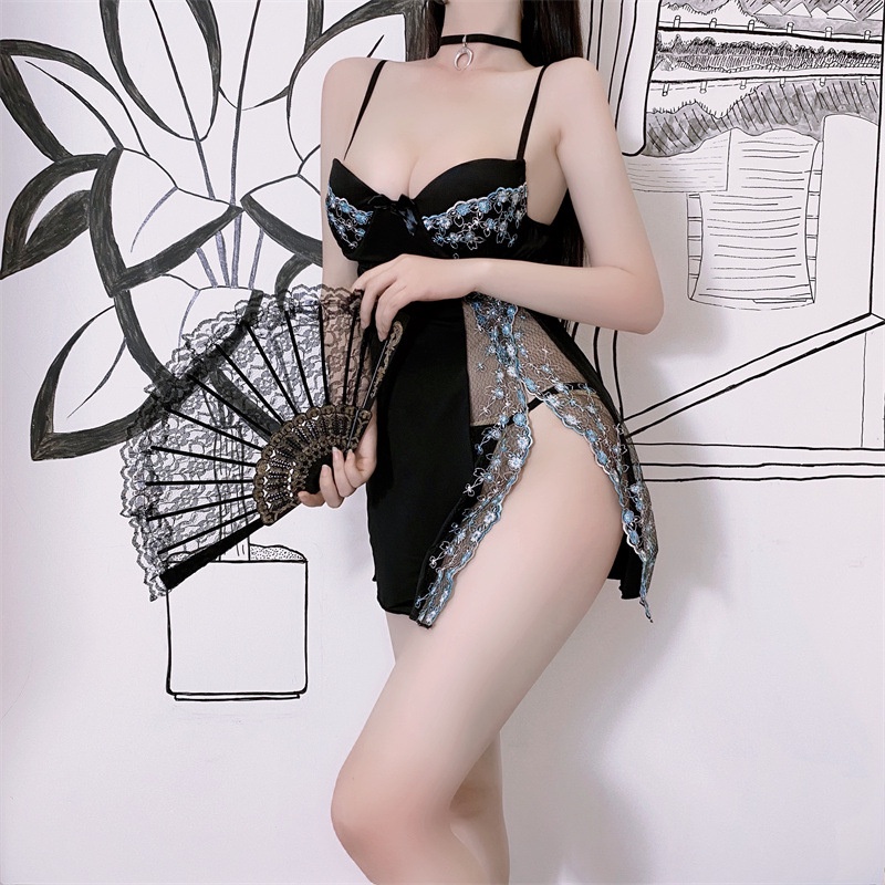 Bộ đồ lót ngủ vải lụa lạnh phối ren hoa cổ chữ V xẻ sâu gợi cảm cho nữ | BigBuy360 - bigbuy360.vn