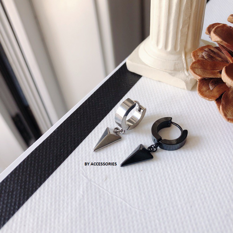 Khuyên tai titan tam giác khối không gỉ có loại kẹp UE190902