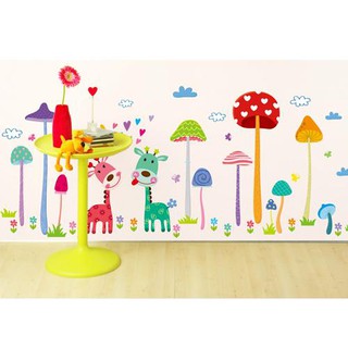 Decal dán tường cho bé cảnh khu vườn nấm