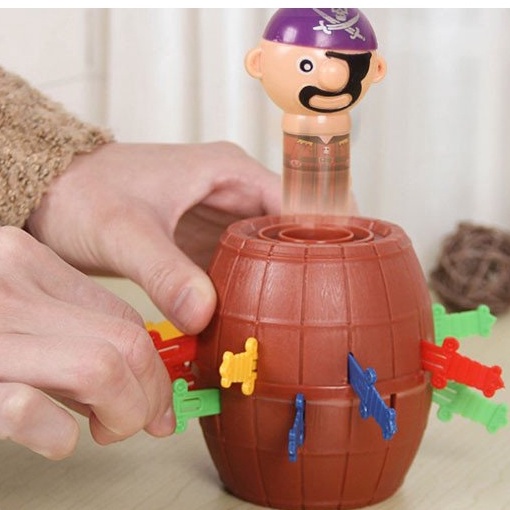 Đồ chơi cho bé, đồ chơi đâm hải tặc  thùng cướp biển thú vị