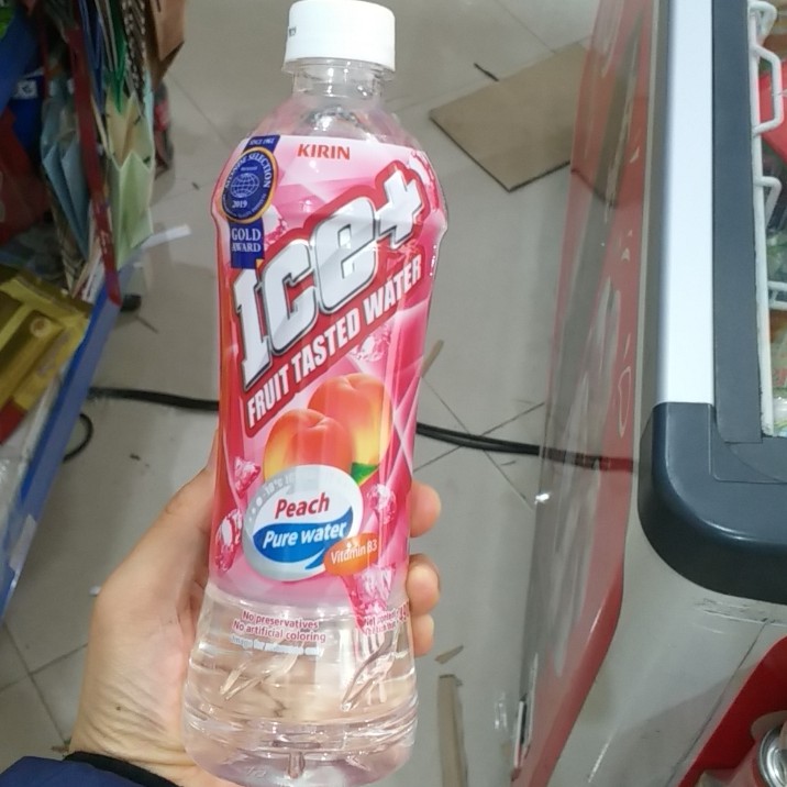 Nước vị trái cây Ice+ vị Đào/Nho chai 490ml