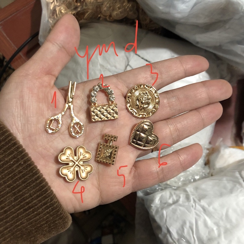 Cúc áo + khuy trang trí + khuy áo + kim loại + khâu tay