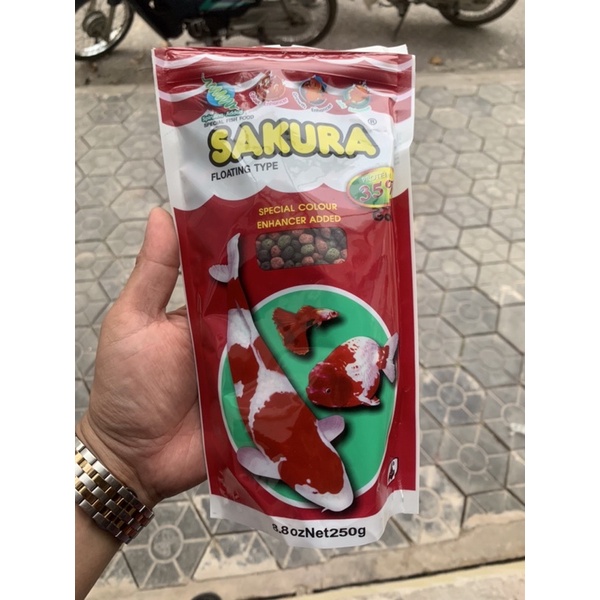 Cám cá koi Sakura gói 250gram size hạt to nhập Thái