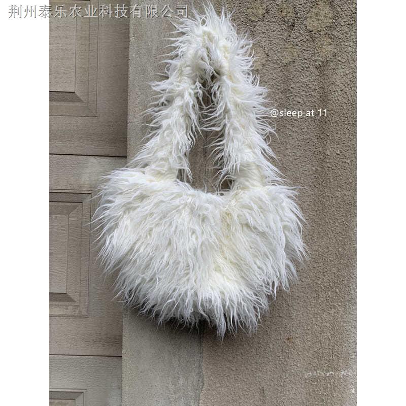 Túi Đeo Vai Bằng Lông Màu Trắng Thời Trang Độc Đáo Với 11 Phong Cách Khác Nhau