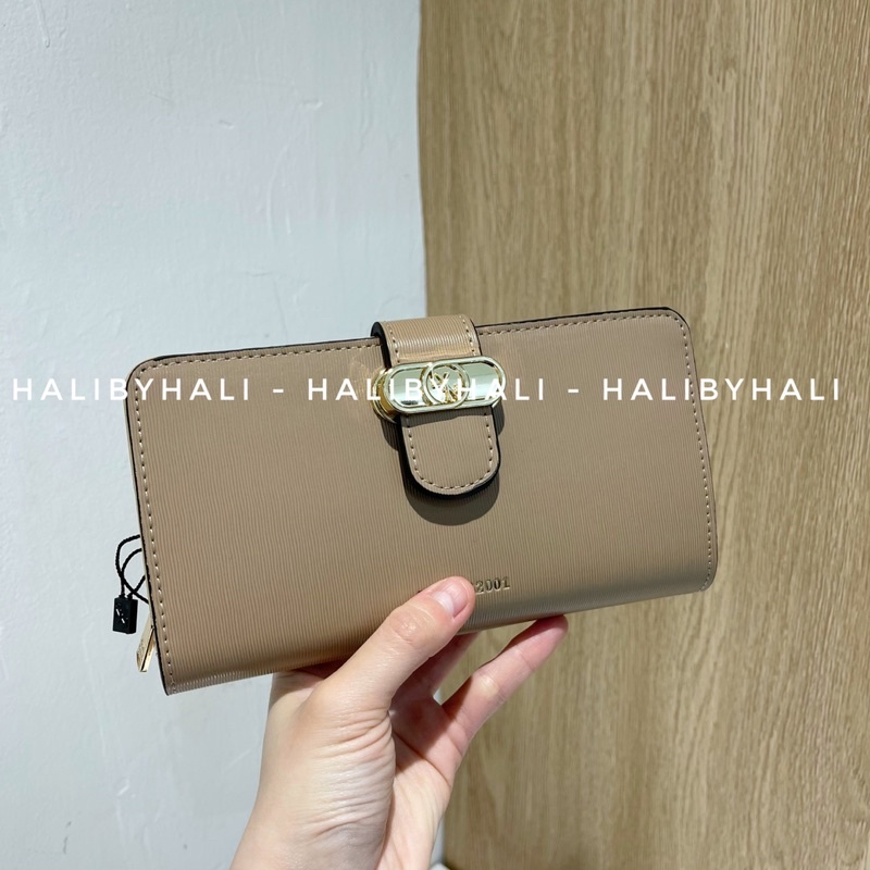 Ví LYN dáng dài khoá cài để có ngăn để ảnh