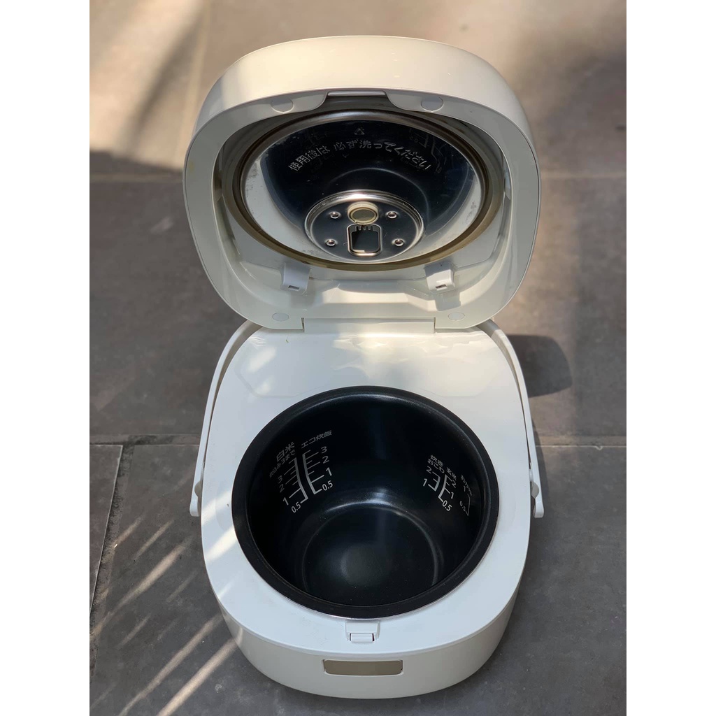 Nồi cao tần Panasonic SR-KT067 cảm ứng dung tích 0,6Lít Nhật Bản