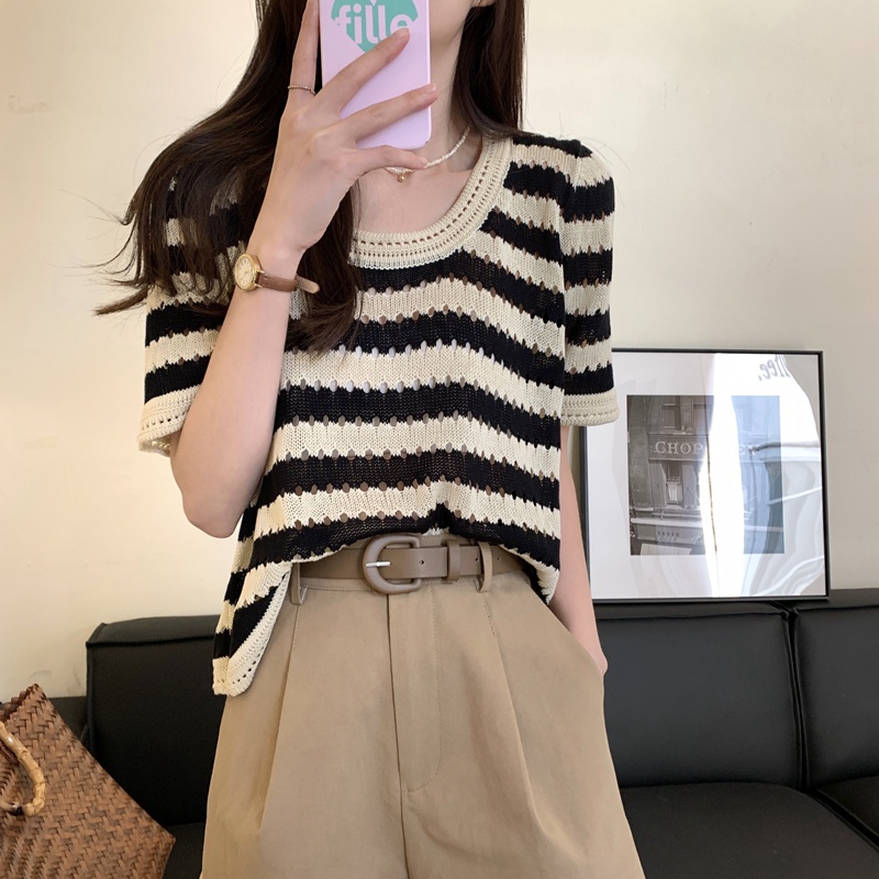 Áo len nữ Form rộng Thiết kế Sọc ngang Ngắn tay Hàn Quốc Áo thun len nữ Retro Cổ điển Thu Đông Thời trang