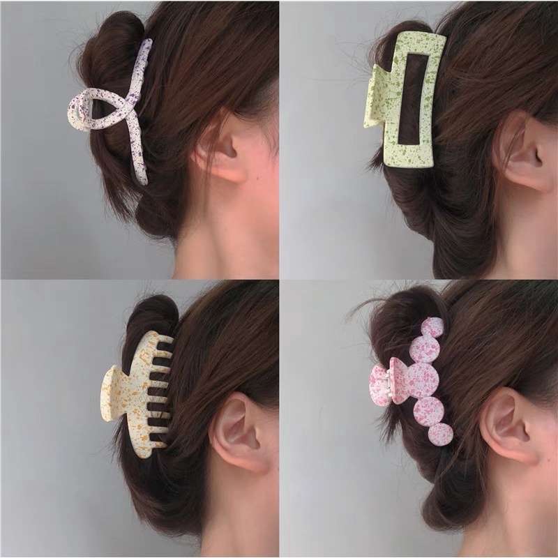 Kẹp tóc nửa đầu chấm đốm xinh xắn