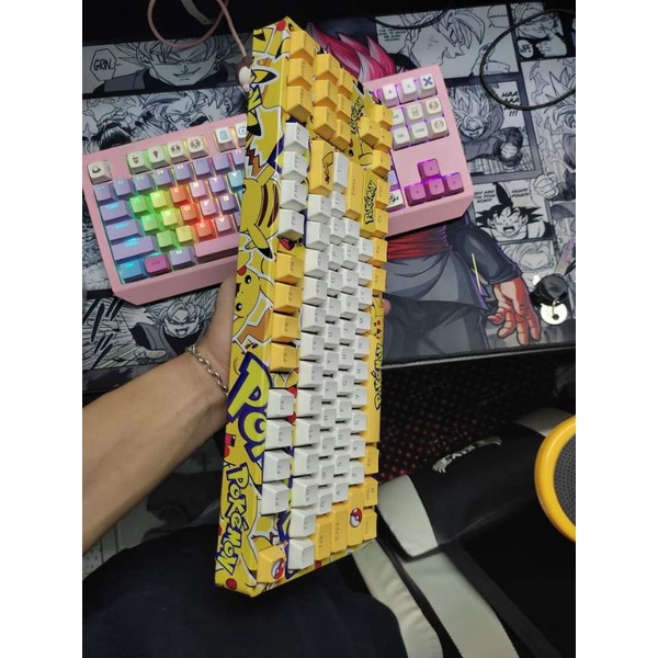 Phím cơ custom pikachu