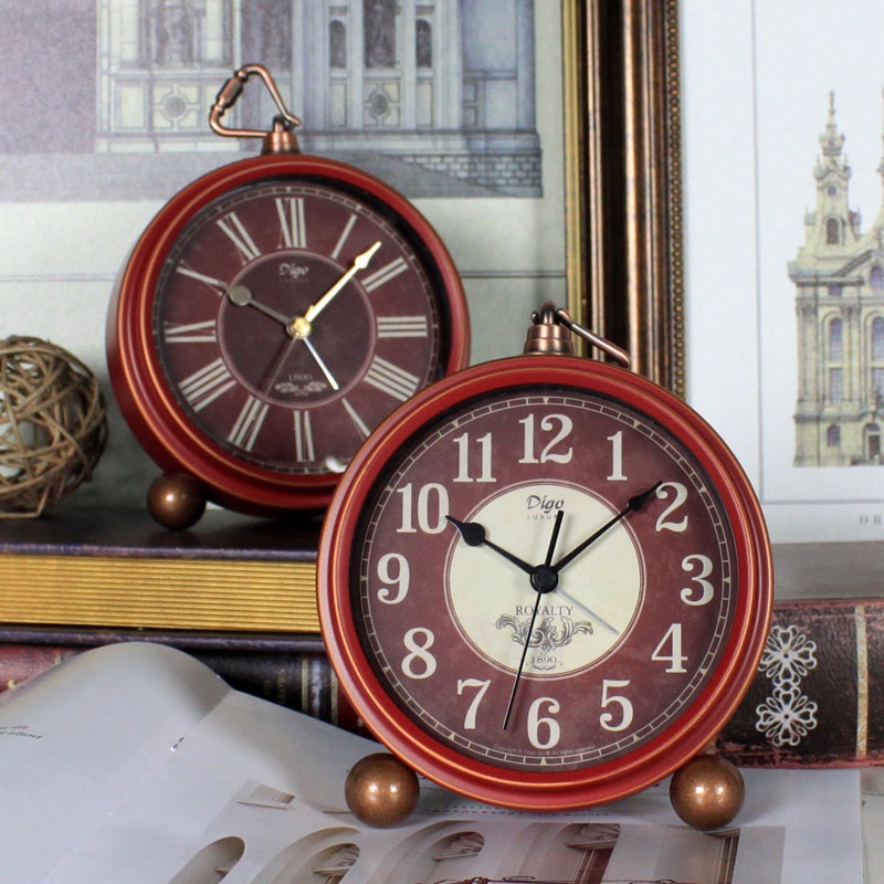 Đồng Hồ Báo Thức Để Màu Đỏ Trang Trí Phong Cách Cổ Điển Retro