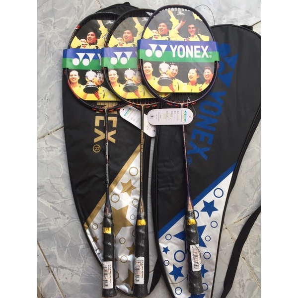 Siêu phẩm vợt cầu lông yonex thân carbon khung nhô siêu đẹp ( 1cây)