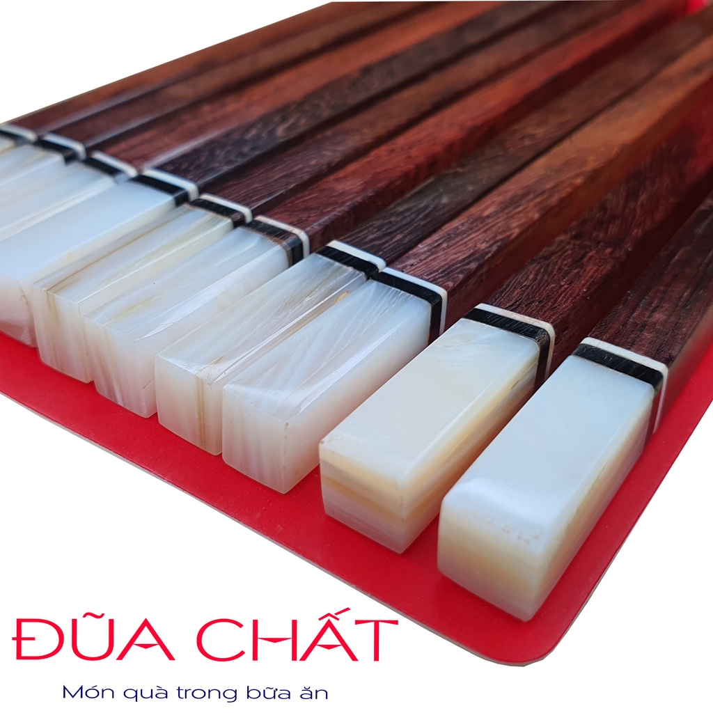 Đũa Gỗ Trắc Cao Cấp TRƯỜNG THỊNH Đầu Gắn Ngọc Màu Trắng - Hộp Màu Đỏ - 10 Đôi Vuông.